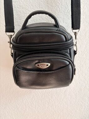 Icon Black Camera bag with shoulder strap-compact, padded, multiple compartment